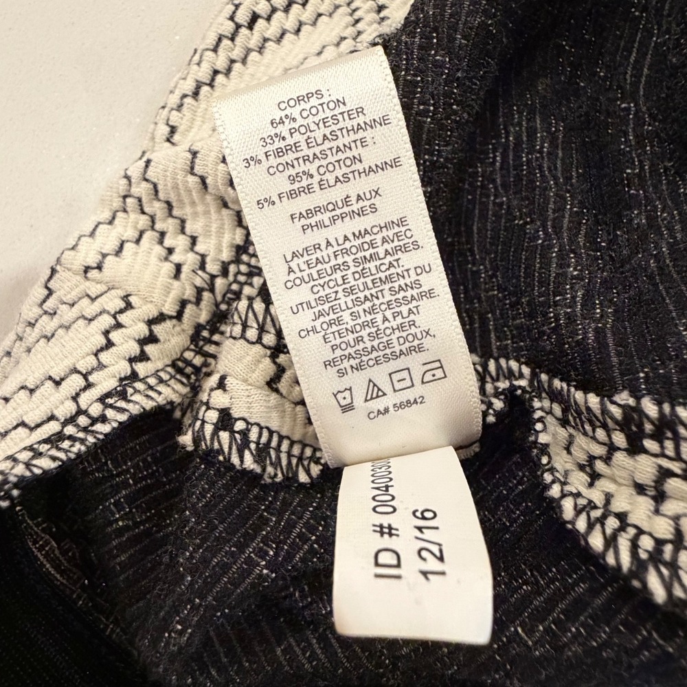 Express Black White Geometric Jacquard Tulip Wrap Mini Skirt Size 4 - Picture 8 of 9